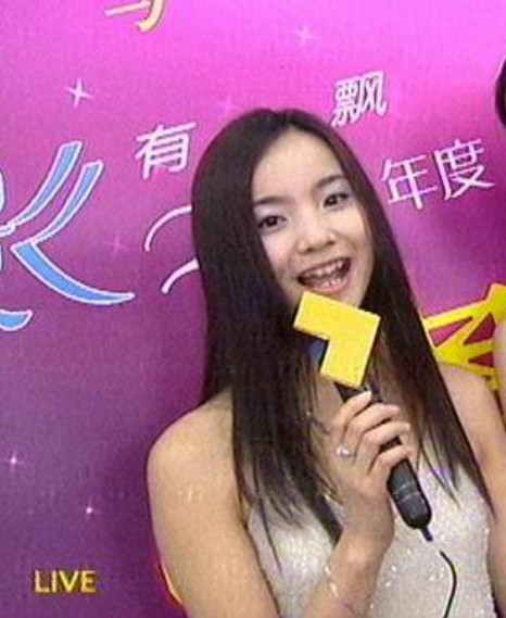 吴薇薇（2002年星姐选举冠军）