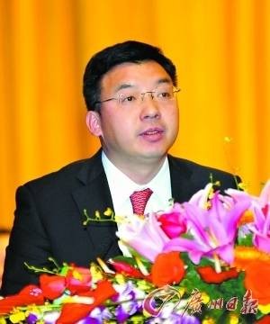 李红卫（广州市人民政府原副秘书长）