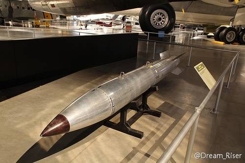 B-61核航空炸弹