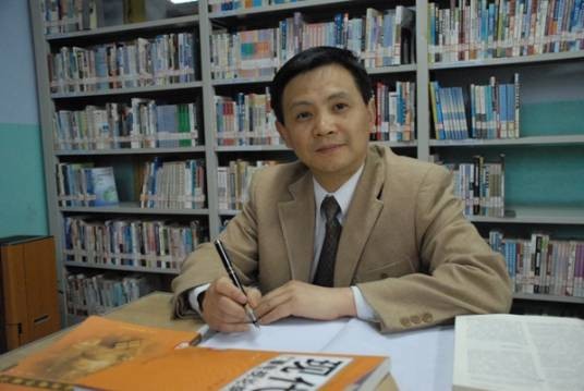 刘迅（成都理工大学传播科学与艺术学院原党委书记）