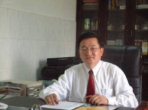 任鸣钟（双流中学党总支书记）