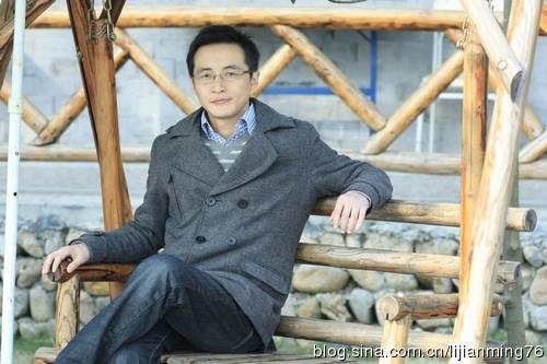 江离(诗人,《江南诗》杂志编辑部主任、《诗建设》副主编)