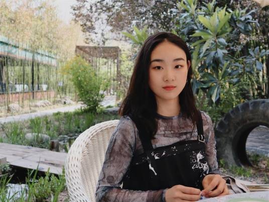 徐子琪(清华大学美术学院艺术硕士)