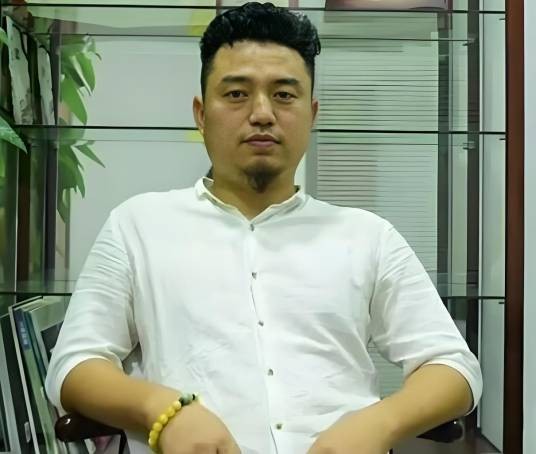 高天宝（广州工艺美术行业协会理事）