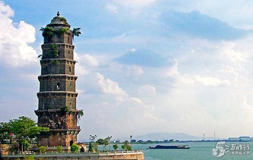 龙湫宝塔