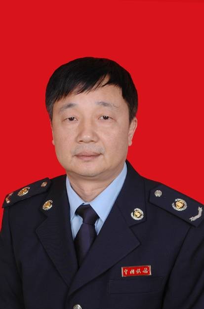 叶青松（国家税务总局英德市税务局副局长）