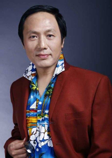 金山(中国济南广播电视台原首席主持人)