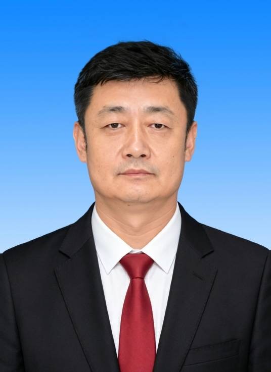 王新刚（陕西榆林市横山区委副书记、区长、区政府党组书记）