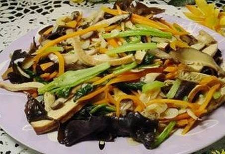 什锦菜（南京特有的多种蔬菜炒制而成的菜品）