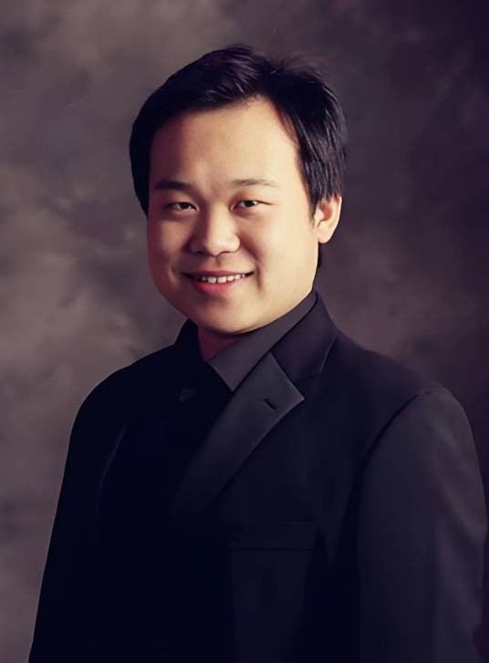 李鳌(低男中音歌唱家)