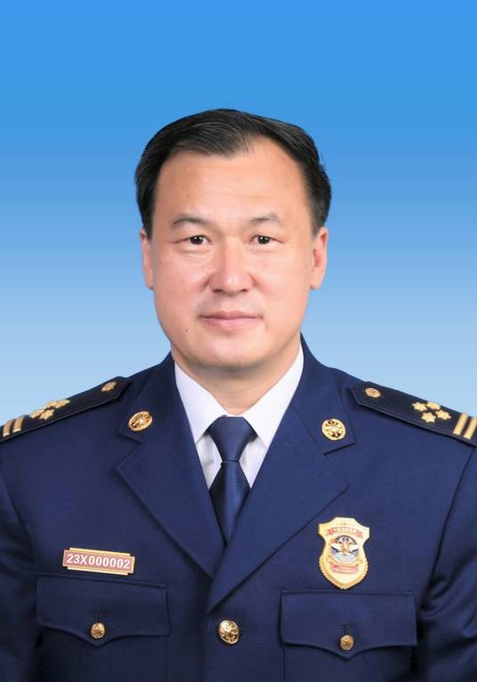 李万峰(四川省消防救援总队党委书记、政治委员)