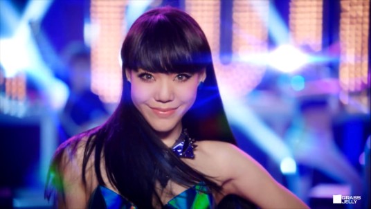 Super Mo（吴莫愁演唱的MV）