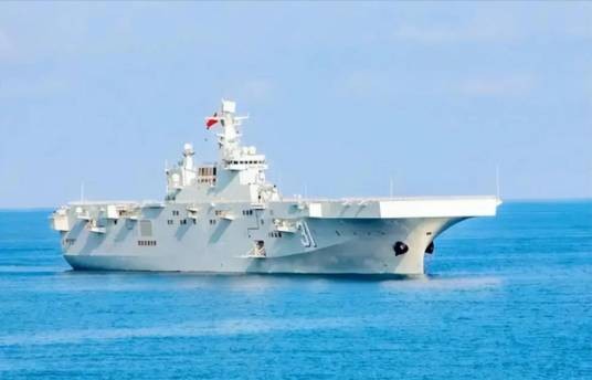 075型两栖攻击舰
