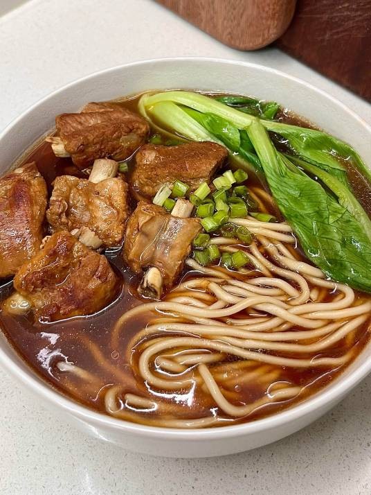 红烧排骨面