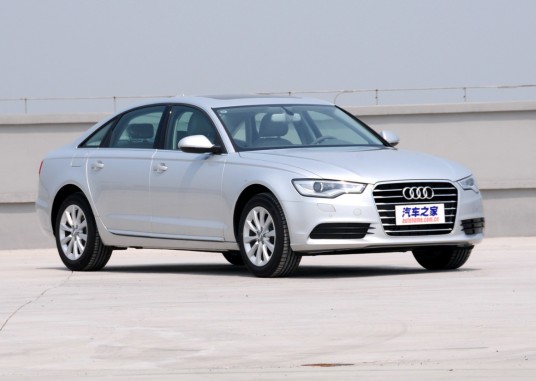 2012款奥迪A6L 2.0L TFSI手自一体标准型