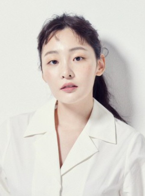 金敏荷（1995年出生的韩国女演员、歌手）