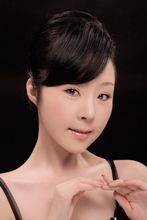 杨梅（天津歌舞剧院女歌手）