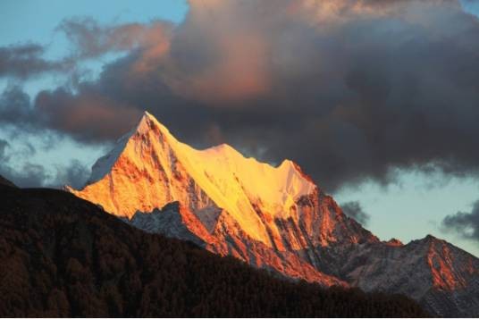 贡嘎山风景区