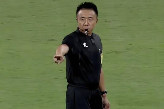 孙雷（中国足球裁判员）