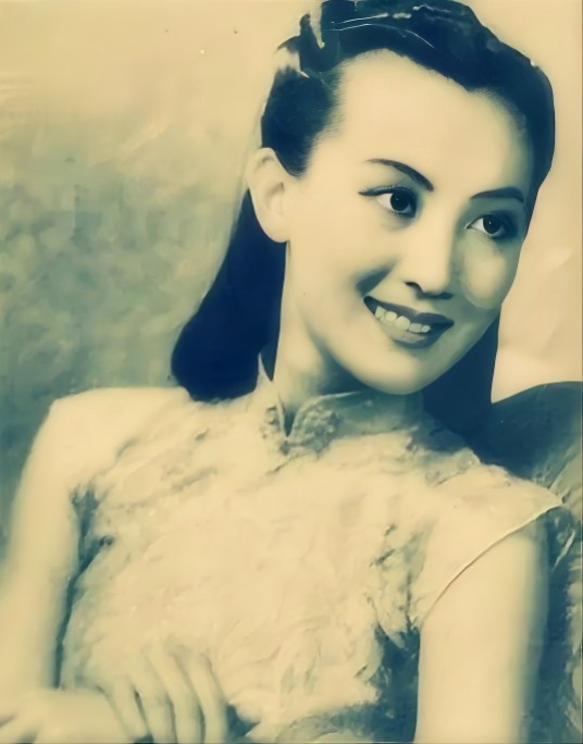 施旦