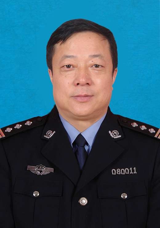 王建忠（内蒙古自治区锡林郭勒盟锡林浩特市人民政府原副市长、市公安局原局长）