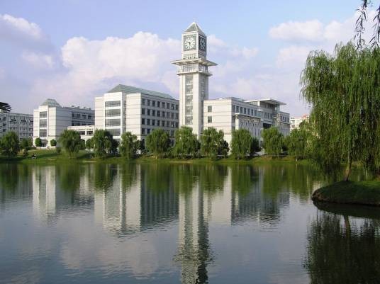 中南财经政法大学外国语学院