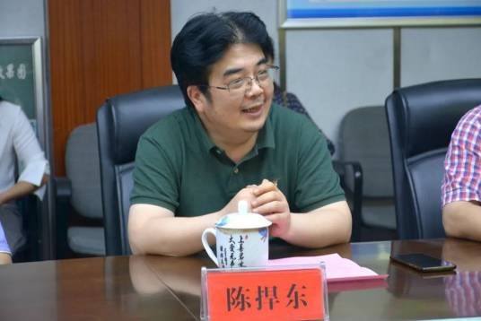 陈捍东(湖南省株洲市第二中学党委副书记、校长)