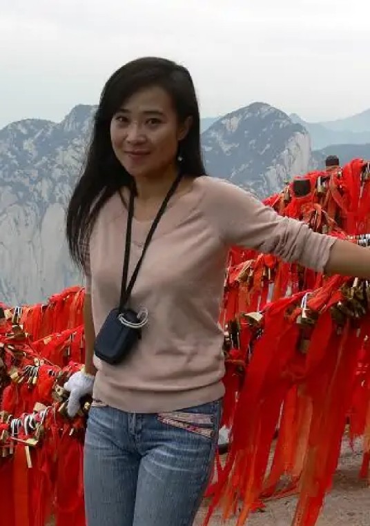 黄玲(华东师大一附中音乐高级教师)