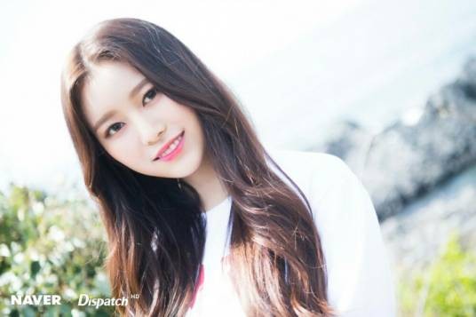 Jane（韩国女歌手、女子演唱组合MOMOLAND成员）