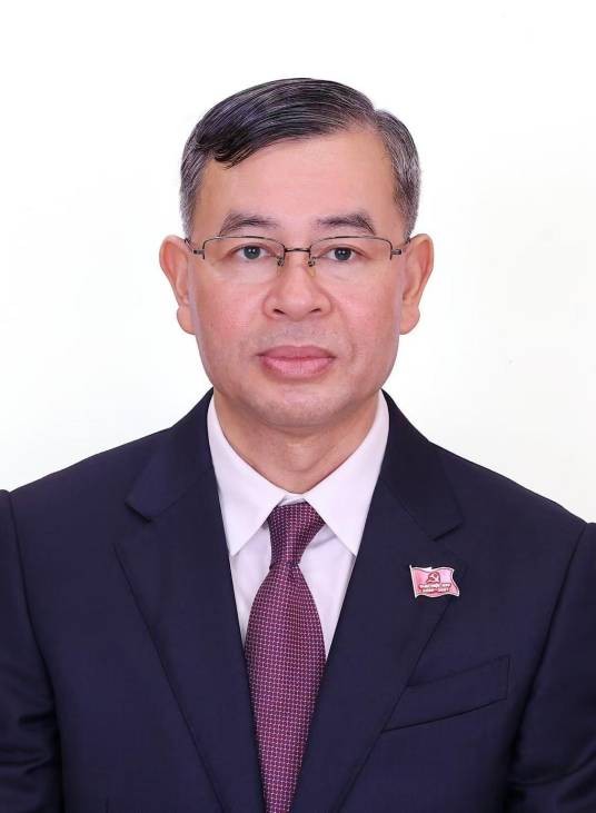 吴文俊（越共第十四届中央委员，越南财政部部长）