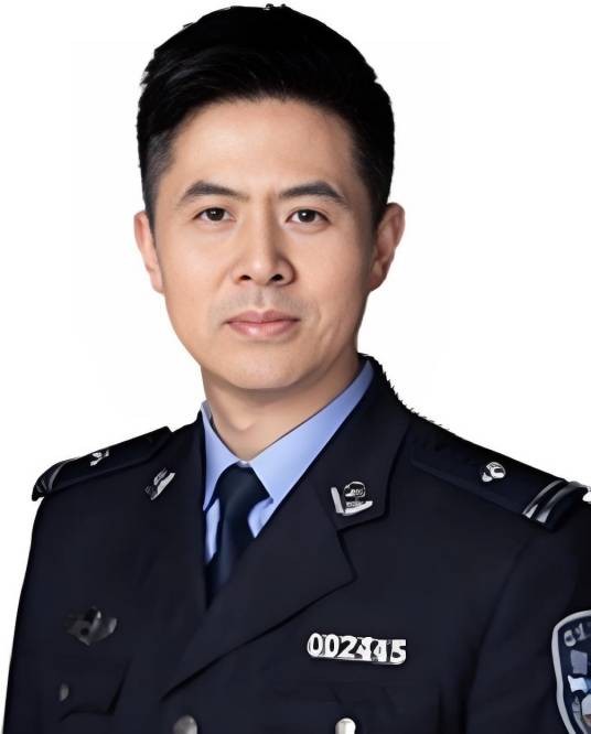 黄奕（上海市公安局治安总队警官）