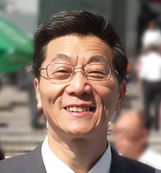 吴光伟（同济大学经济与管理学院教授、博士生导师）