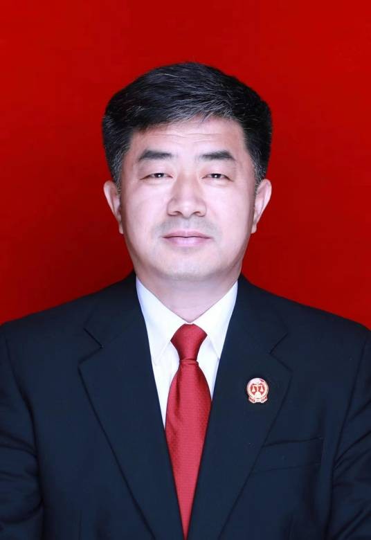 李忠义(吉林省延边林区中级法院党组书记、院长)