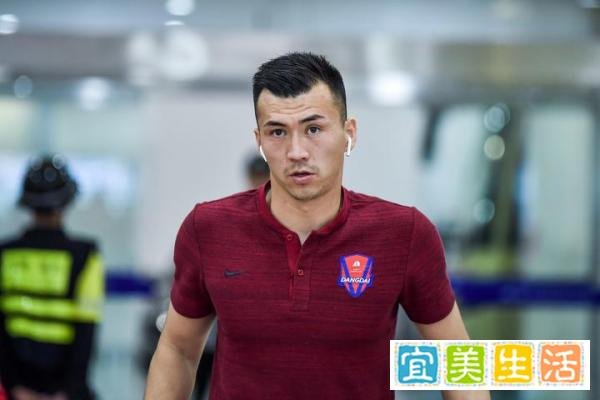 因训练态度不佳，重庆队门将叶尔杰提被下放至预备队