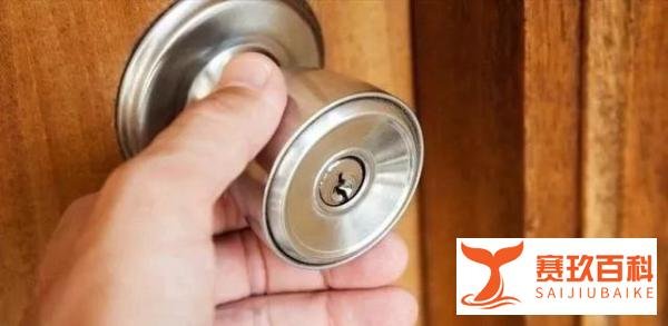 美国变态连环杀手：横行三十年杀人无数，最后栽倒在一张软盘上