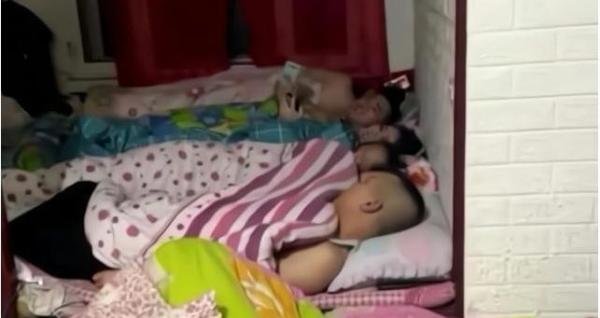 东北一家16口人男男女女睡一个炕 有儿媳还有女婿