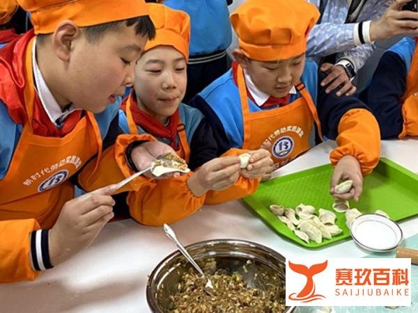 劳动开启实践，烹饪培养技能 许昌市八一路小学厨艺馆开张啦
