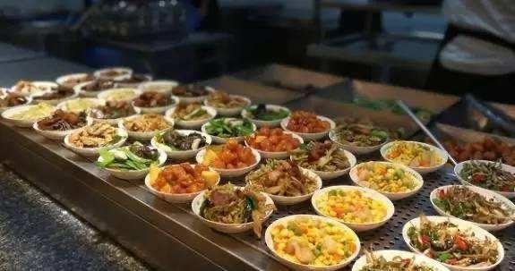 安徽阜阳一小学学生倒掉的营养餐“溢出垃圾桶”:珍惜粮食只是习惯的养成吗??