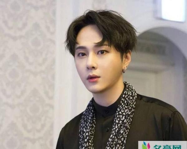 龙俊亨宣布退团 龙俊亨承认涉及郑俊英偷拍的视频事件是怎么回事