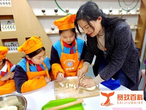 劳动开启实践，烹饪培养技能 许昌市八一路小学厨艺馆开张啦