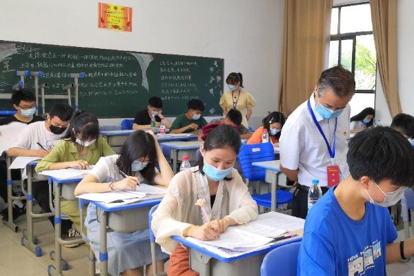 2023年安徽高考第一名