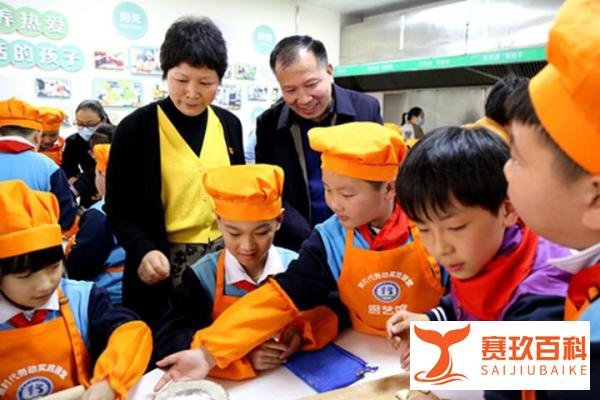 劳动开启实践，烹饪培养技能 许昌市八一路小学厨艺馆开张啦