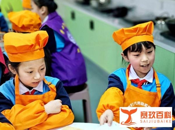 劳动开启实践，烹饪培养技能 许昌市八一路小学厨艺馆开张啦