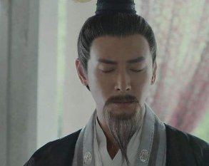 《射雕英雄传》中，后期的周伯通武功是不是已经超越了当年的王重阳？