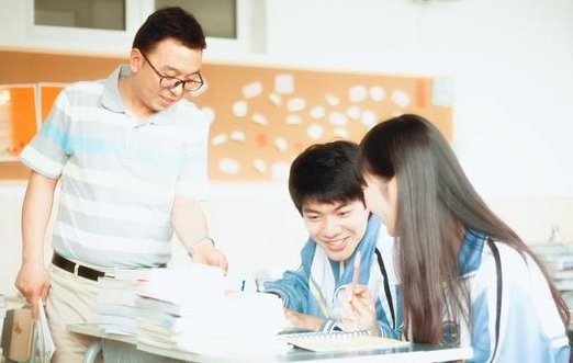 高中生早恋老师该怎么办？