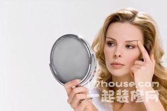 为什么晚上不能照镜子 晚上不能照镜子的原因