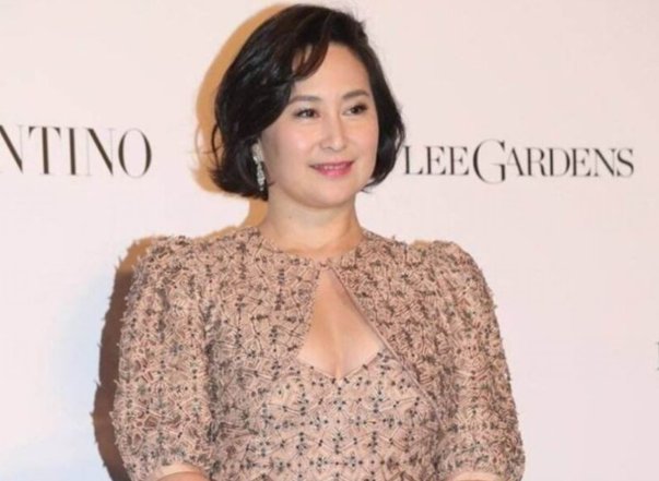 赌王一生多子女,最引人关注的大女儿何超琼能力有多强?