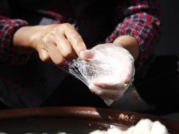 蚕茧怎么做成蚕丝被