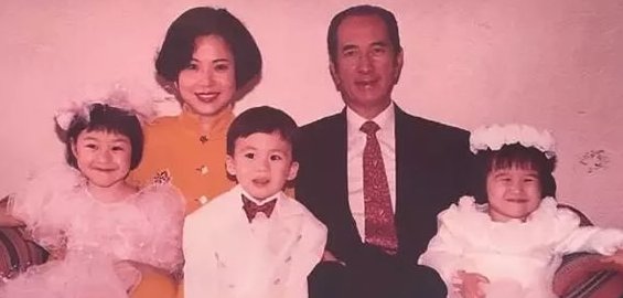 娶了4个太太的何鸿燊,他的感情史堪称传奇,他为什么能娶4个老婆?