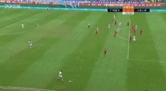 怎么看待2018中超上港对富力上半场武磊的帽子戏法?